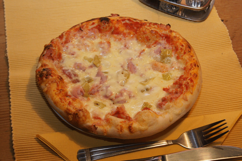 Schinken Käse Pizza