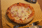 Käse Schinken Pizza